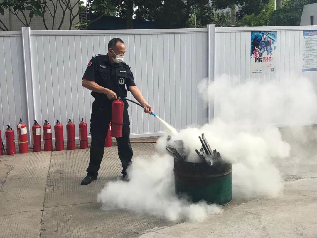 防患于未“燃”，产服公司组织开展消防演练02